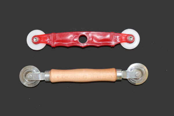 Mesh Installation Roller